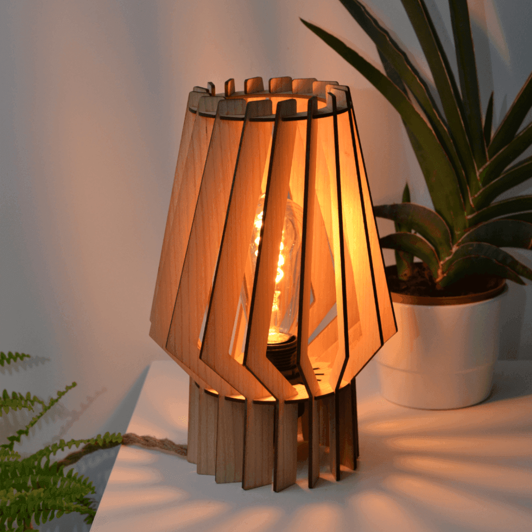 Prisma Lampe à poser en bois - Luminaire design - ILLUMIAA