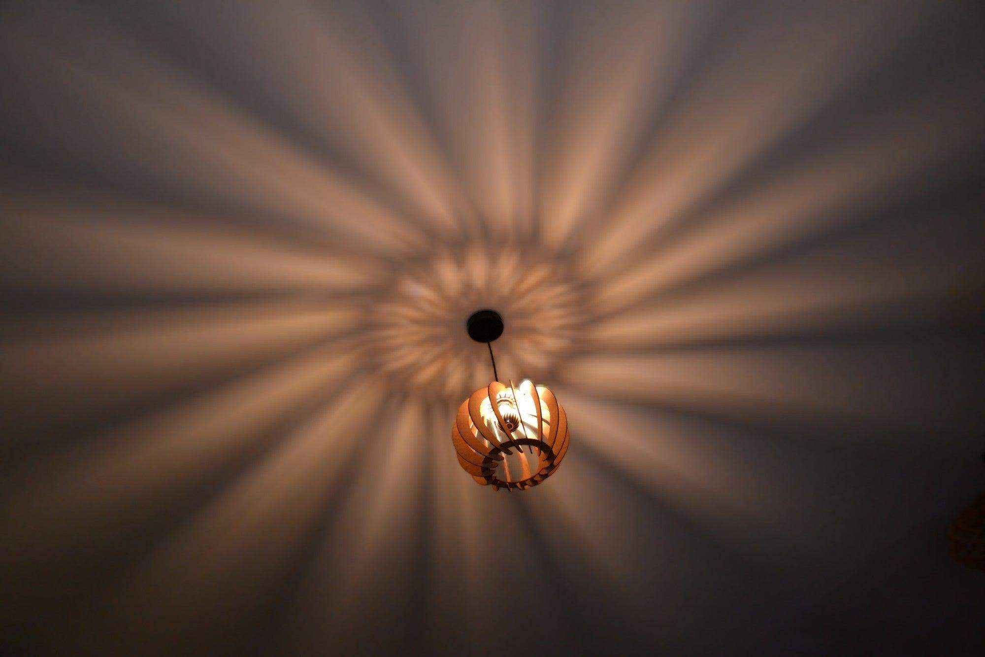 Lunéa Suspension en bois - Luminaire design - ILLUMIAA