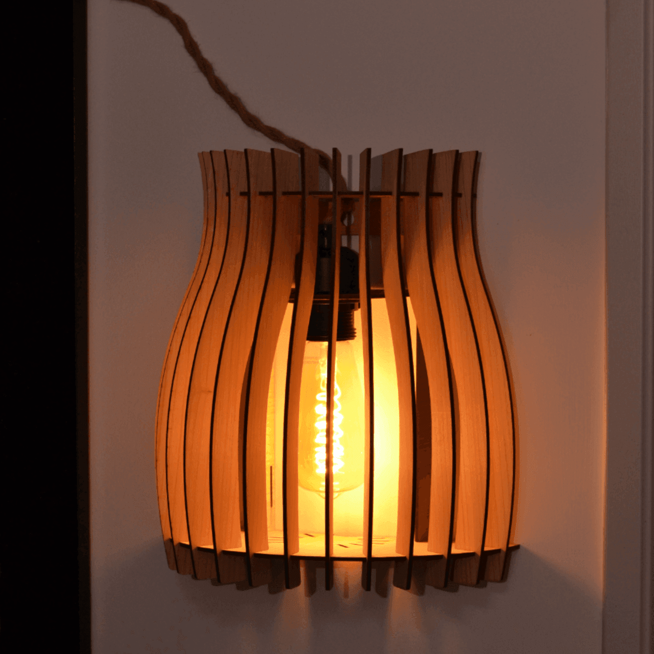 Ondéa Baladeuse/applique en bois - Luminaire design - ILLUMIAA