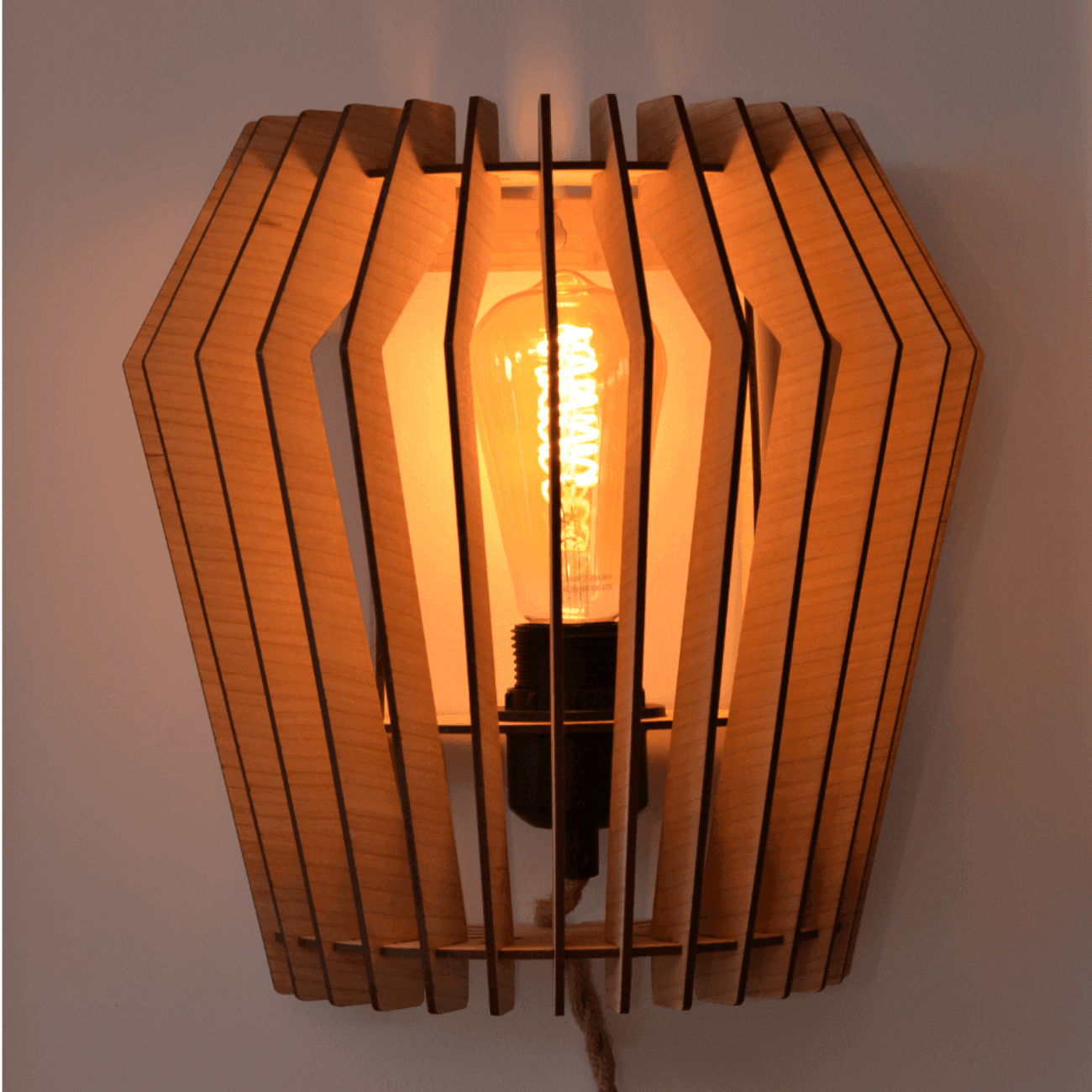 Prisma Baladeuse/applique en bois - Luminaire design - ILLUMIAA