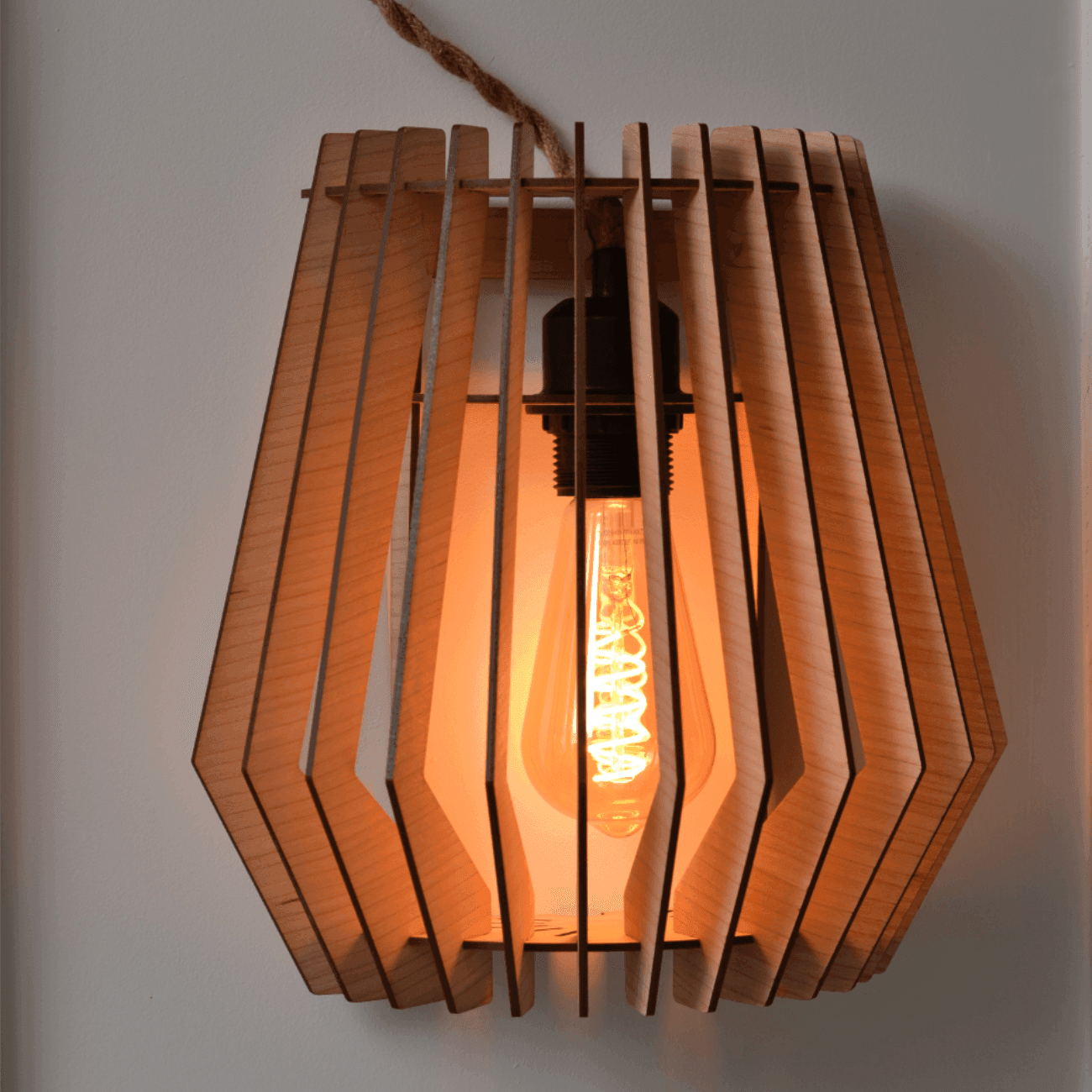 Prisma Baladeuse/applique en bois - Luminaire design - ILLUMIAA