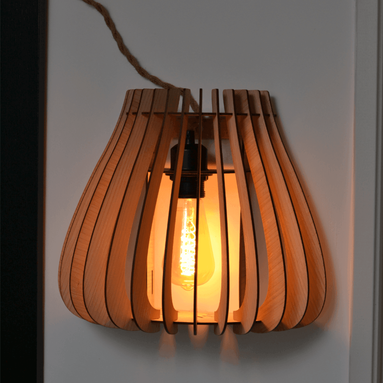 Flamma Baladeuse/applique en bois - Luminaire design - ILLUMIAA