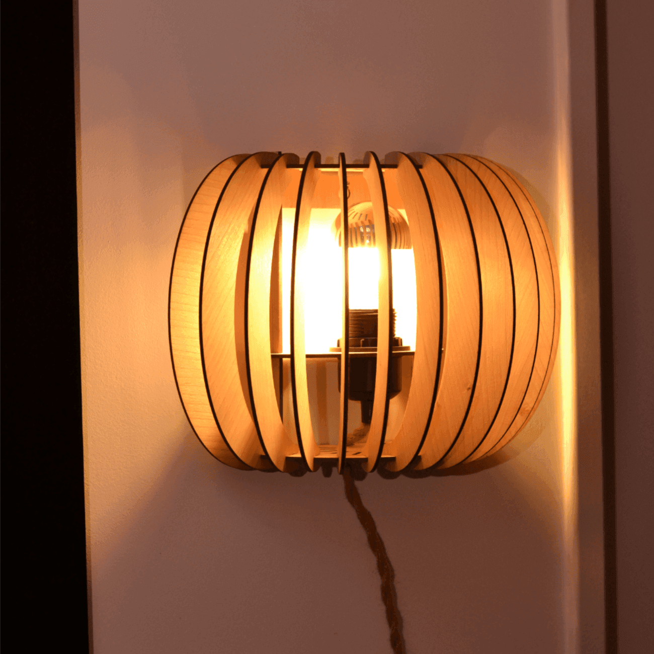 Lunéa Baladeuse/applique en bois - Luminaire design - ILLUMIAA